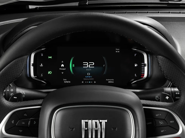 Cluster de 7” Painel MHEV Cluster de 7'' de um Fiat Fastback, mostrando dados do veículo, como: velocidade, consumo médio A e B, odômetro, bateria, entre outros.